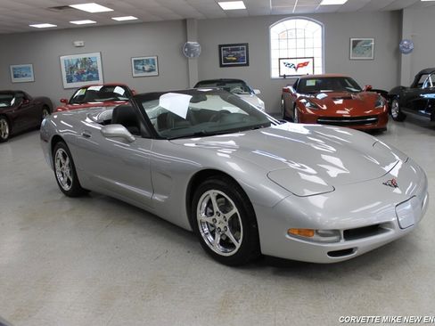 Used 2004 Chevrolet Corvette w/ Preferred Equipment Group image 15
