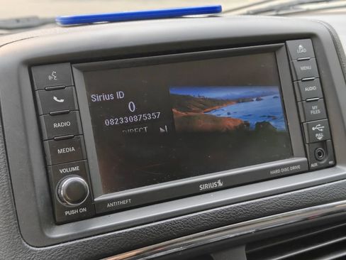 Used 2019 Dodge Grand Caravan SE w/ UConnect Hands-Free Group FWD image 32