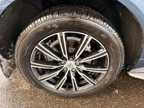 Used 2018 Volvo XC60 T6 Momentum w/ Vision Package image 48