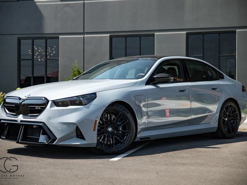 Used 2027 BMW M5 w/ Carbon Package AWD/4WD image 4