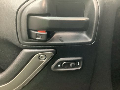 Used 2017 Jeep Wrangler Sport image 19