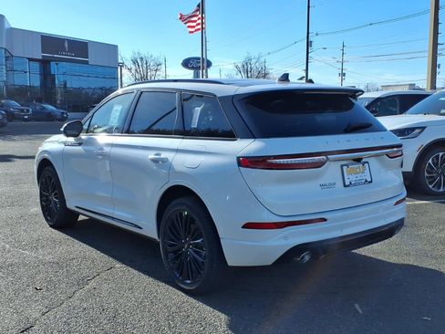 New 2026 Lincoln Corsair Premiere image 4