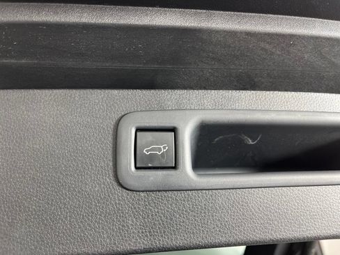 Used 2023 Toyota Highlander XSE FWD image 13
