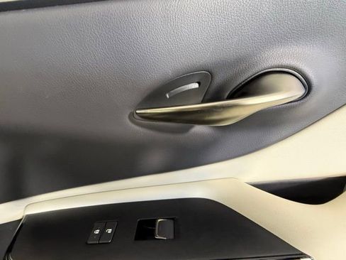 Certified 2025 Lexus ES 300h w/ Premium Package image 36