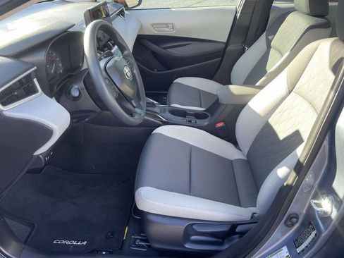 Used 2025 Toyota Corolla LE w/ Convenience Package image 13