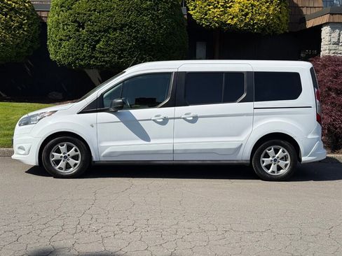 Used 2015 Ford Transit Connect XLT image 2