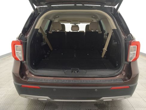 Used 2020 Ford Explorer XLT w/ Equipment Group 202A RWD image 29