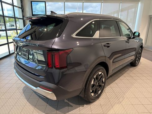 Used 2026 Kia Sorento S FWD image 5
