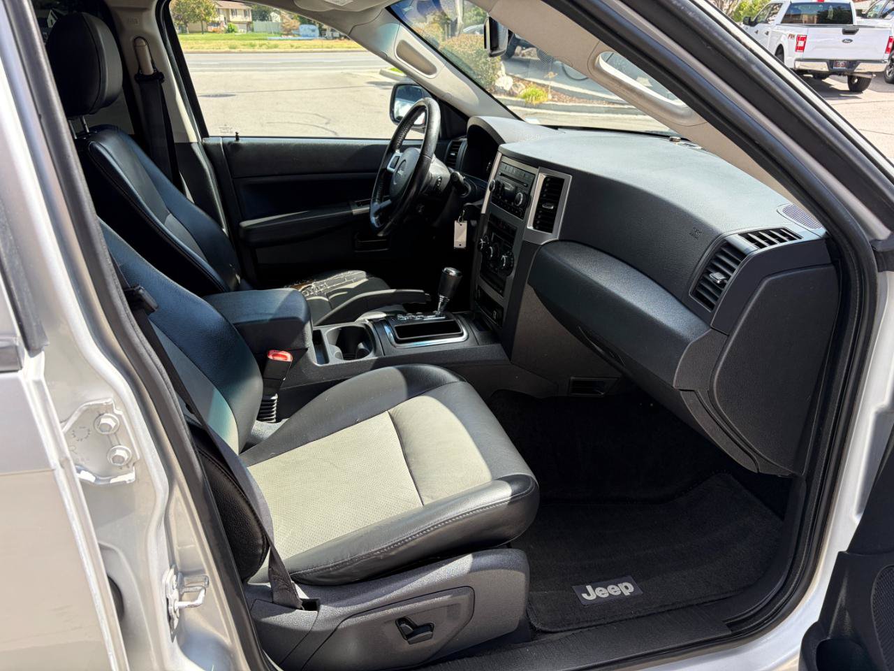 Used 2008 Jeep Grand Cherokee Laredo AWD/4WD image 8
