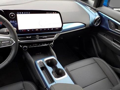 New 2026 Chevrolet Equinox EV LT image 11