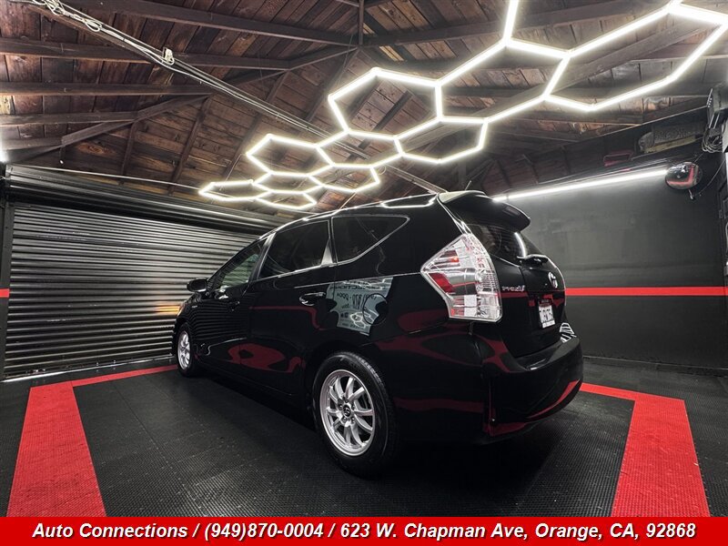 Used 2014 Toyota Prius V Two FWD image 4