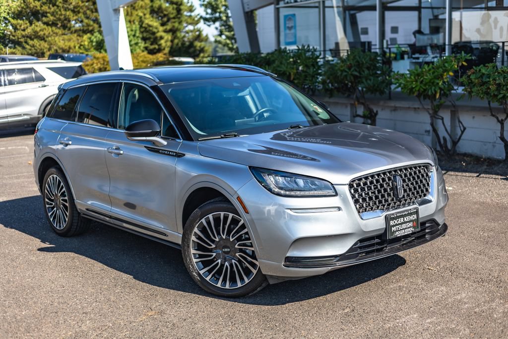 Used 2022 Lincoln Corsair Grand Touring AWD/4WD image 2