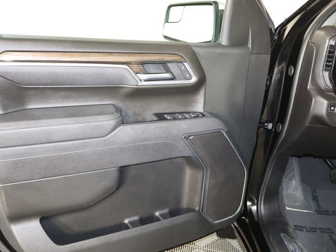 Used 2025 Chevrolet Silverado 1500 LT image 38