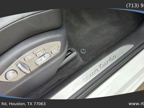 Used 2015 Porsche Macan Turbo AWD/4WD image 43