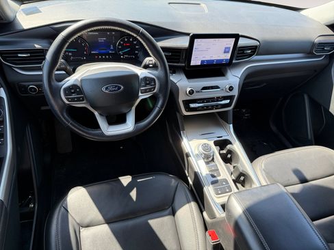 Used 2023 Ford Explorer XLT w/ Equipment Group 202A image 15