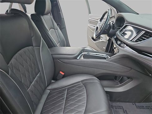 Certified 2023 Buick Enclave Avenir w/ Avenir Technology Package image 10