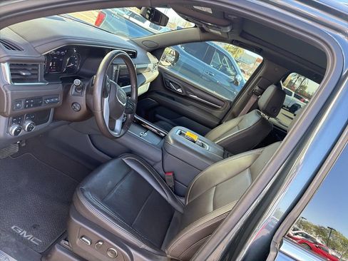 Used 2021 GMC Yukon XL Denali image 2