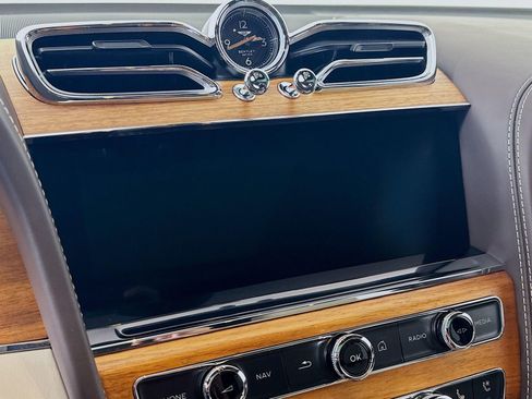 Certified 2023 Bentley Bentayga AWD/4WD image 14