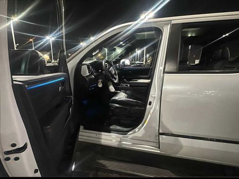 Used 2024 Toyota Tundra Platinum image 3