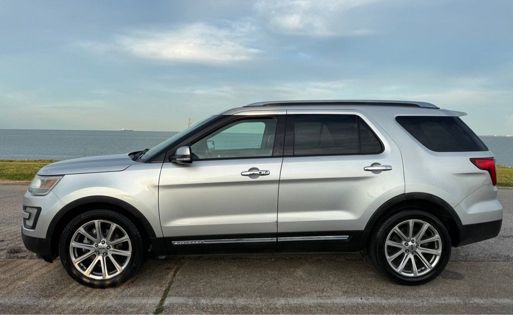 Used 2016 Ford Explorer Limited FWD image 8