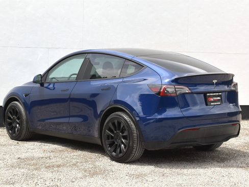 Used 2021 Tesla Model Y Long Range AWD/4WD image 2
