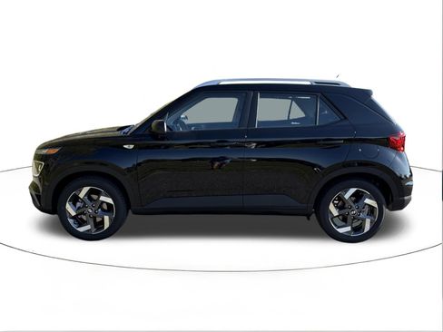 New 2026 Hyundai Venue SEL FWD image 6