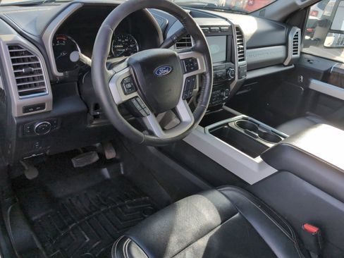Used 2017 Ford F250 Lariat w/ Chrome Package image 9