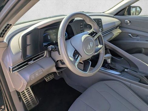 Used 2025 Hyundai Elantra Sport image 10