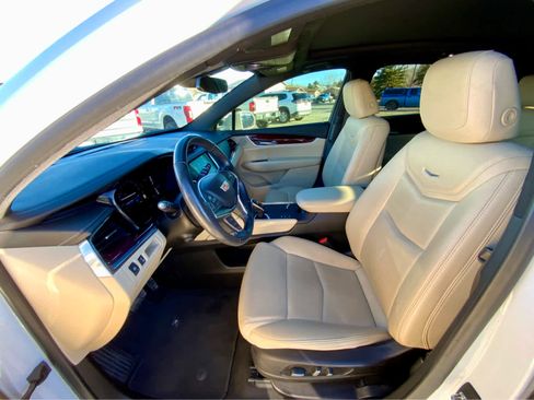 Used 2019 Cadillac XT5 Premium Luxury w/ Driver Assist Package image 19