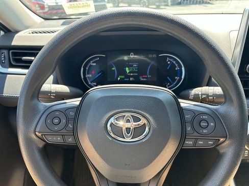 Used 2025 Toyota RAV4 XLE AWD/4WD image 26