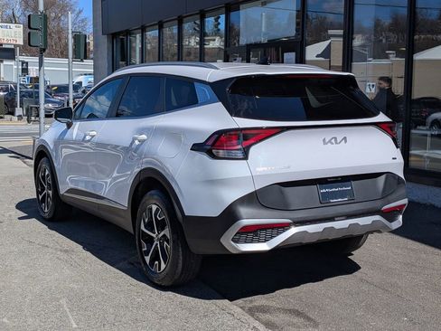 Used 2024 Kia Sportage EX image 9