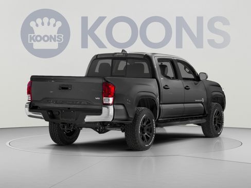 Used 2017 Toyota Tacoma TRD Sport w/ Tow Package (A/T) AWD/4WD image 2