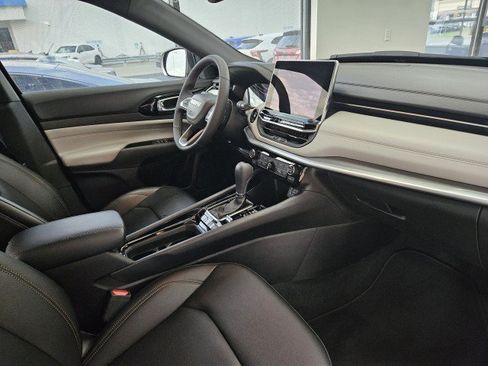 Used 2024 Jeep Compass Limited AWD/4WD image 13