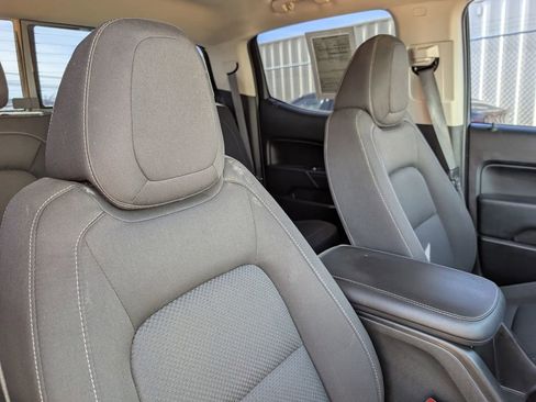 Used 2018 Chevrolet Colorado LT w/ LT Convenience Package image 18