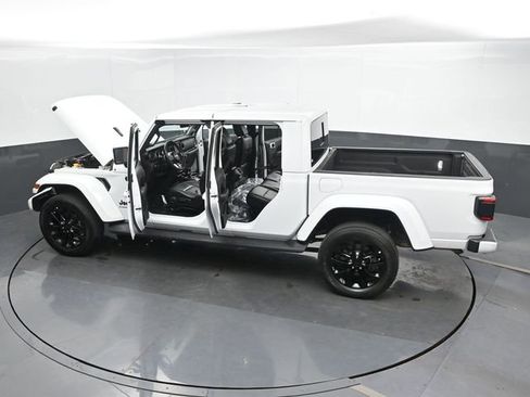 Used 2023 Jeep Gladiator Overland image 60