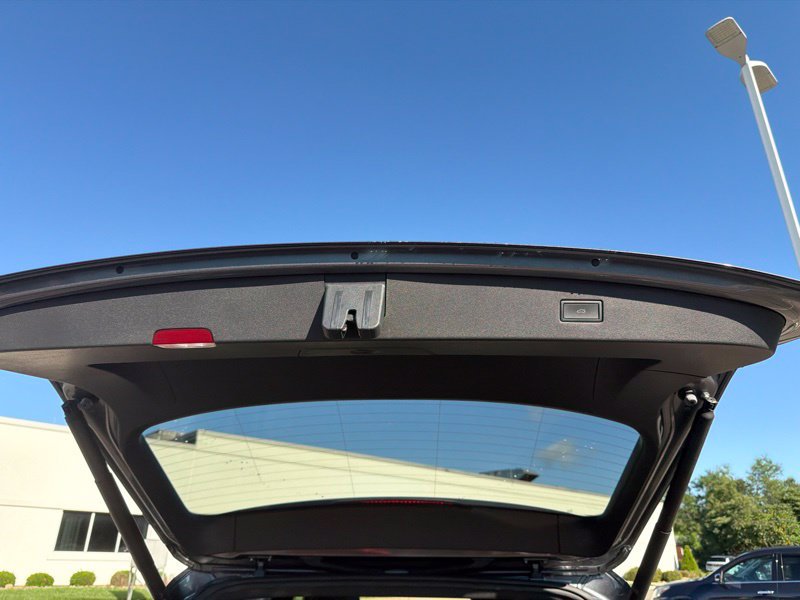Used 2023 Volkswagen Tiguan SEL R-Line AWD/4WD image 13