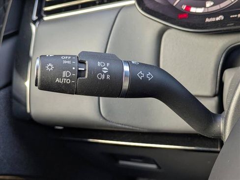 Used 2025 Land Rover Range Rover Sport SE AWD/4WD image 5