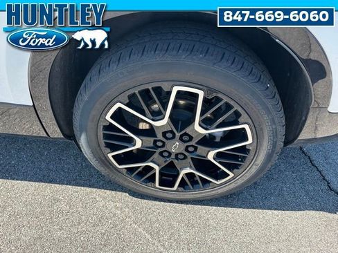 Used 2023 Chevrolet Blazer RS w/ Driver Confidence II Package AWD/4WD image 8