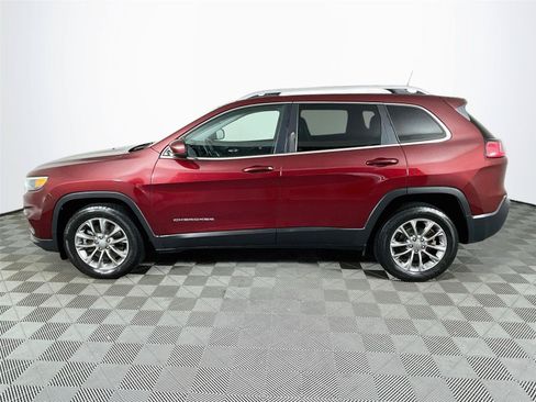 Used 2019 Jeep Cherokee Latitude Plus w/ Cold Weather Group FWD image 4