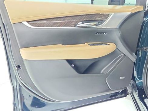 Used 2024 Cadillac XT6 Sport w/ Platinum Package image 21