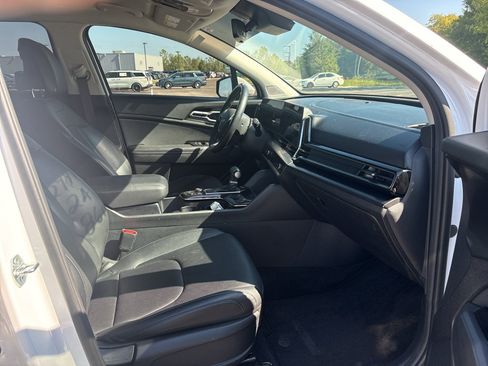 Used 2024 Kia Sportage EX FWD image 21