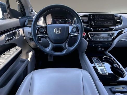 Used 2022 Honda Pilot Touring image 8