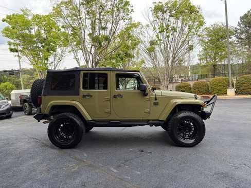 Used 2013 Jeep Wrangler Unlimited Sahara w/ Connectivity Group image 8