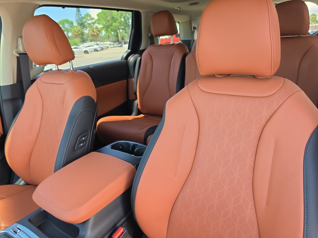 New 2027 Kia Carnival SX FWD image 23