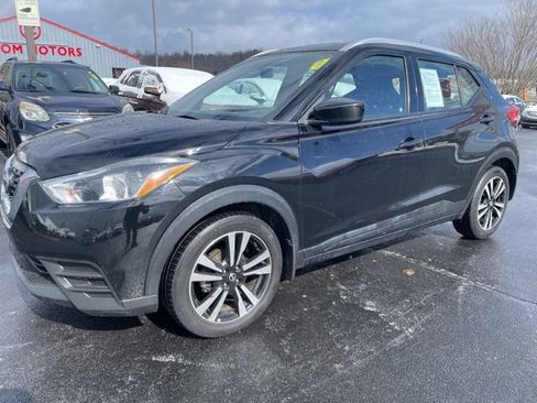 Used 2018 Nissan Kicks SV FWD image 4