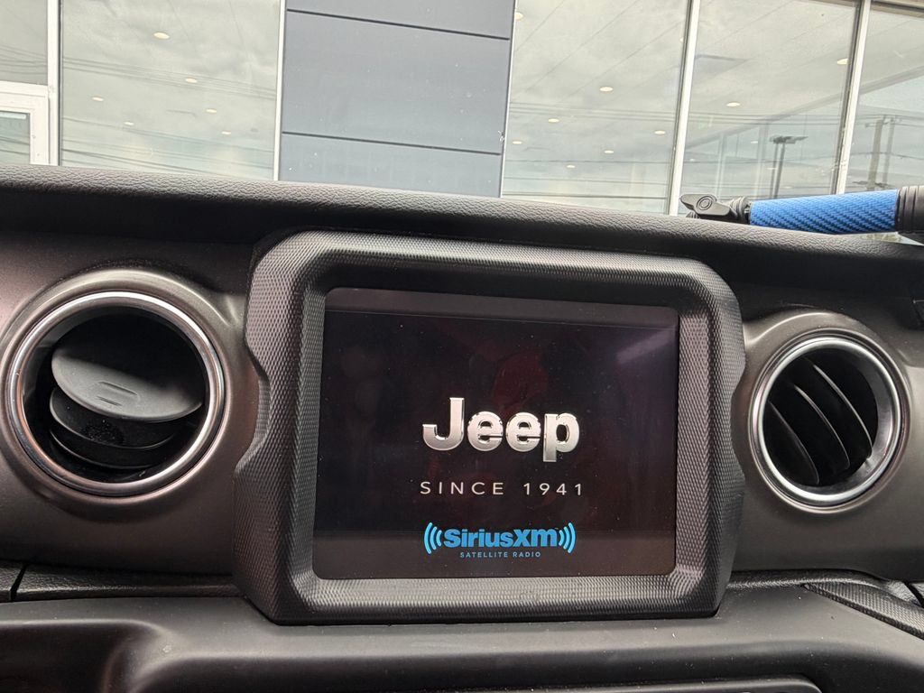 Used 2023 Jeep Wrangler Unlimited Rubicon 4xe w/ Steel Bumper Group AWD/4WD image 10