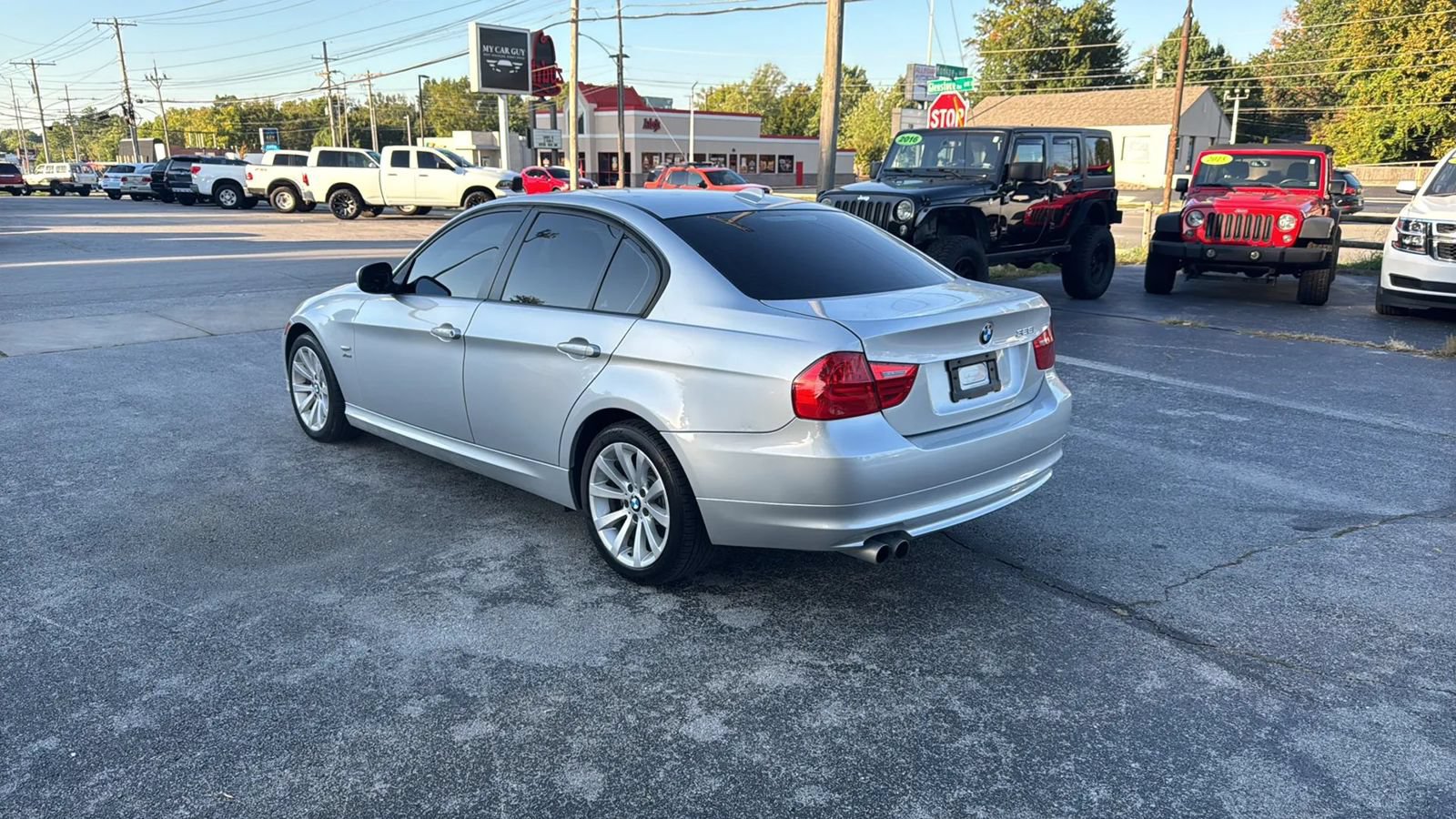 Used 2011 BMW 328i xDrive Sedan AWD/4WD image 5