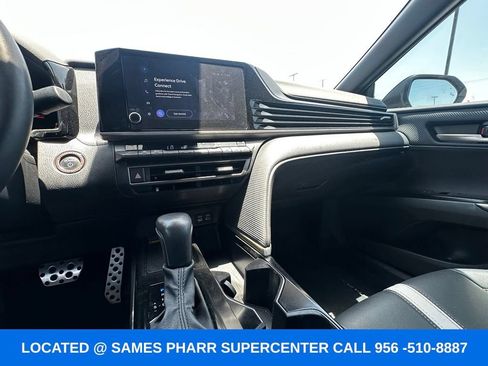 Used 2025 Toyota Camry SE w/ Convenience Package FWD image 13