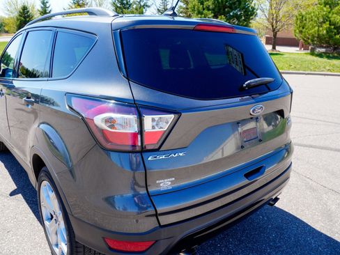 Used 2018 Ford Escape SE w/ SE Sport Appearance Package FWD image 32
