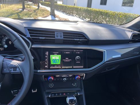 Certified 2025 Audi Q3 2.0T Premium Plus w/ Premium Plus Package image 18